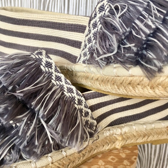 SALE! Striped ESPADRILLE 🌸Boat Style ⚓️Slip-On ♥️ - Picture 4 of 8